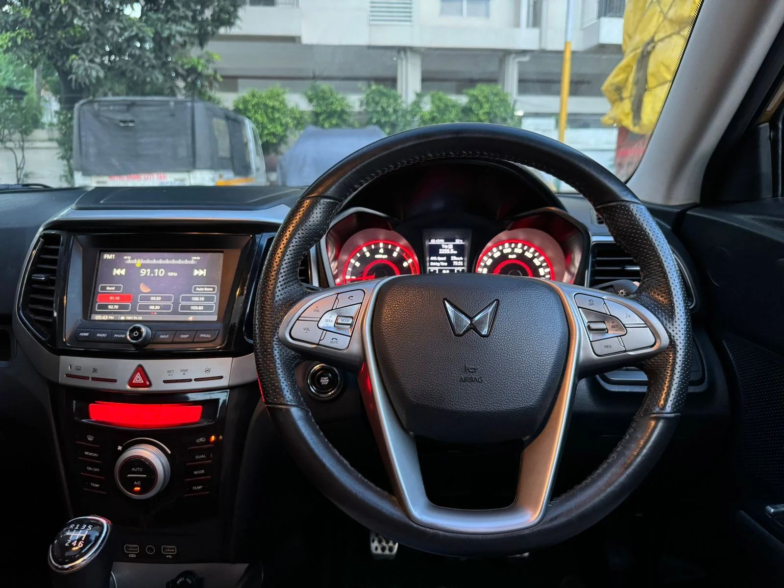 Mahindra XUV300 - Thumbnail 12